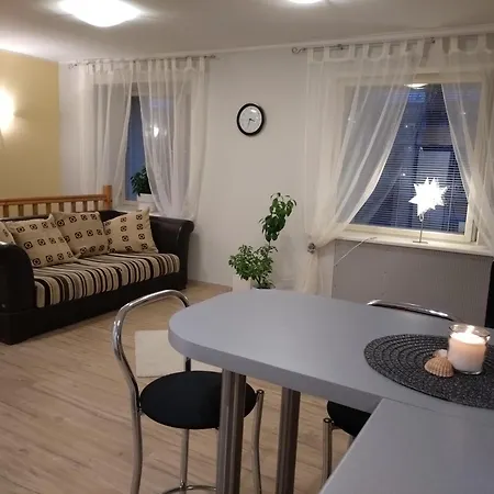 Kuberi Airport Apartment *