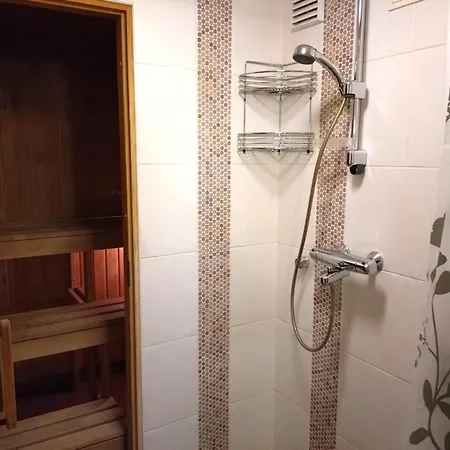 Kuberi Airport Apartment
